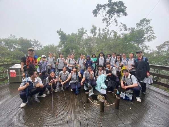 登山健行：登頂大合照